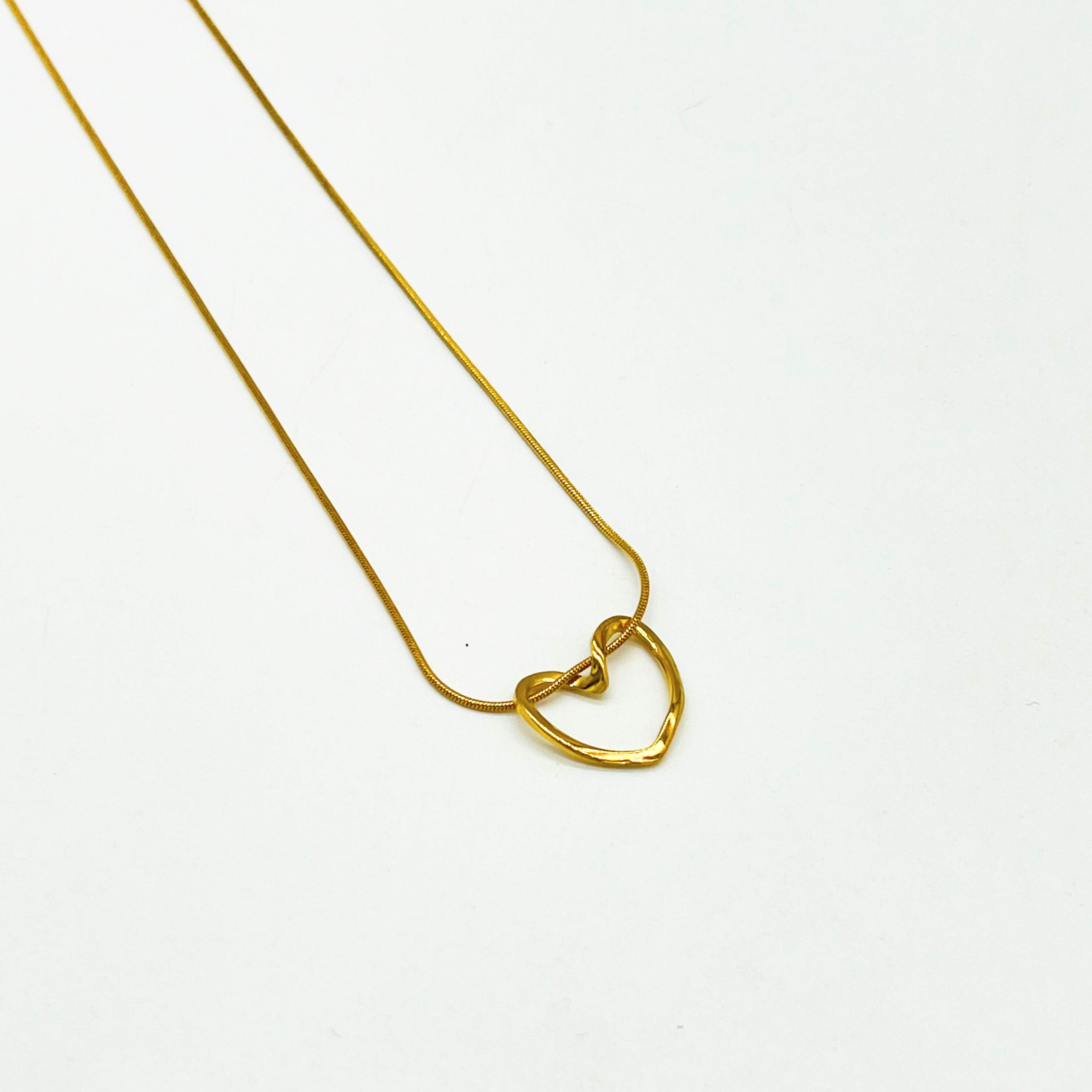 Minimalist Gold Outline Heart Pendant Necklace